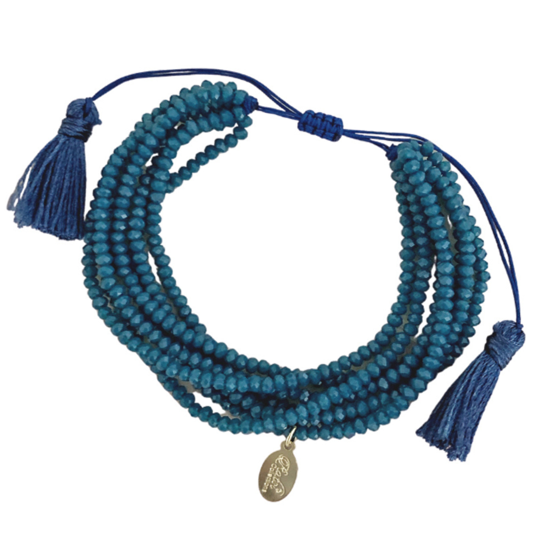 Rope Green Bracelet. handmade product, Beautiful Design, High quality product with exclusive designs, Beads Crystal, Closing Technique Macramé, thread, Ends in Tassel, This Beauty is Adjustable, Perfect gift for any occasion.
